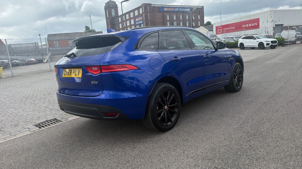 Jaguar F-Pace 2.0d R-Sport 5dr Auto AWD Diesel Estate - Image 34