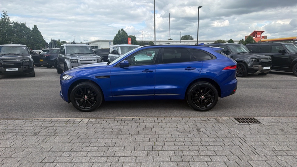 Jaguar F-Pace 2.0d R-Sport 5dr Auto AWD Diesel Estate - Image 41