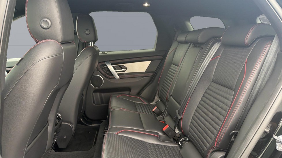 Land Rover Discovery Sport 1.5 P300e R-Dynamic SE 5dr Auto [5 Seat] Station Wagon - Image 4