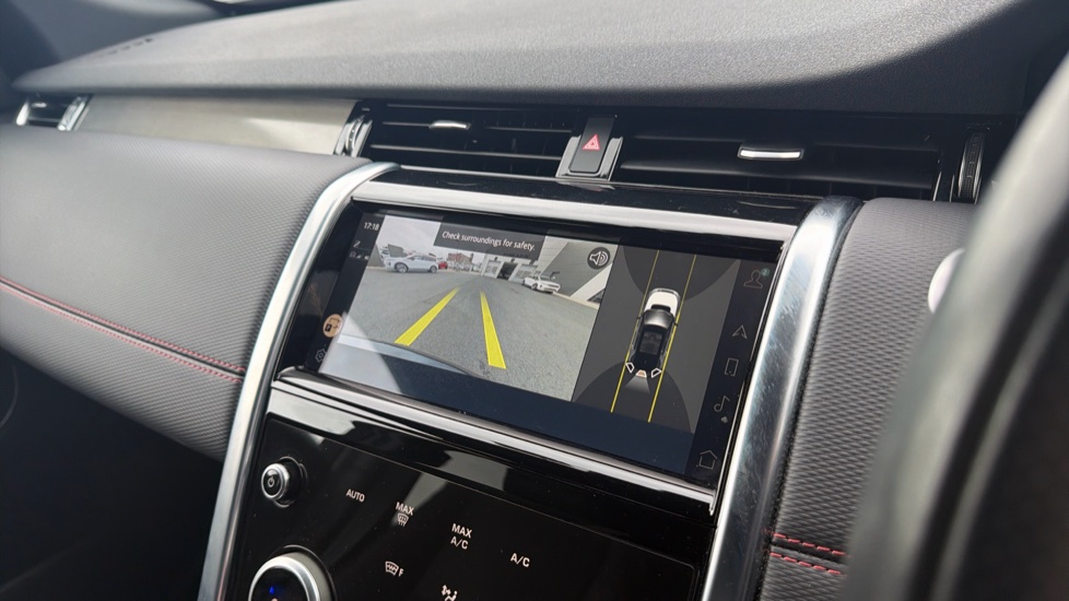 Land Rover Discovery Sport 1.5 P300e R-Dynamic SE 5dr Auto [5 Seat] Station Wagon - Image 12