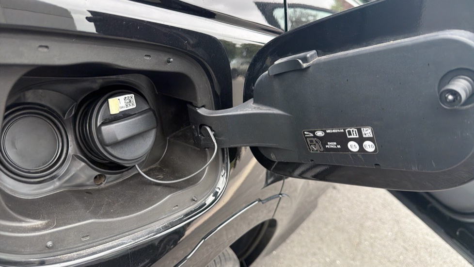 Land Rover Discovery Sport 1.5 P300e R-Dynamic SE 5dr Auto [5 Seat] Station Wagon - Image 21