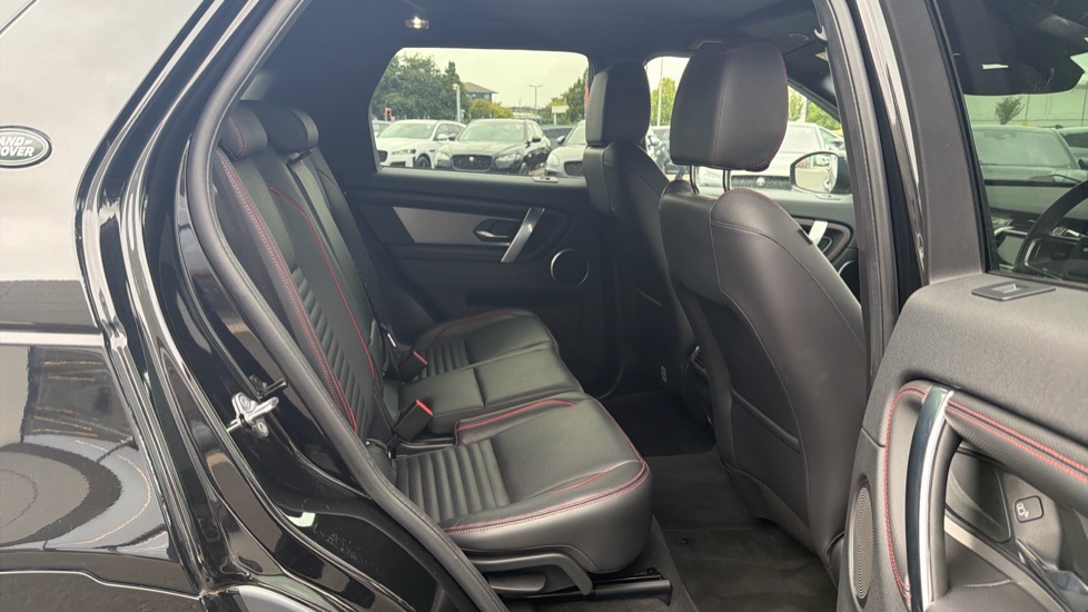 Land Rover Discovery Sport 1.5 P300e R-Dynamic SE 5dr Auto [5 Seat] Station Wagon - Image 30