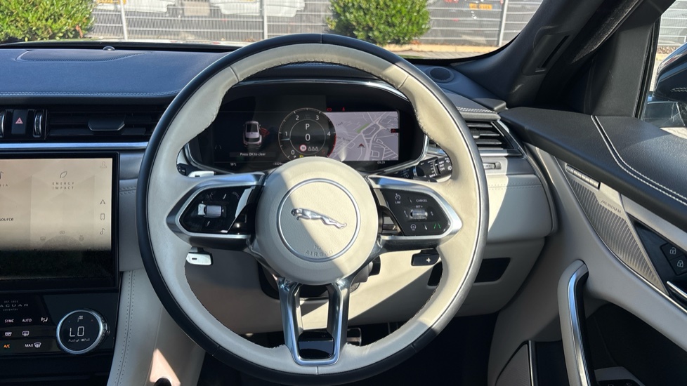 Jaguar F-Pace 2.0 D200 R-Dynamic SE Black 5dr Auto AWD Diesel Estate - Image 15