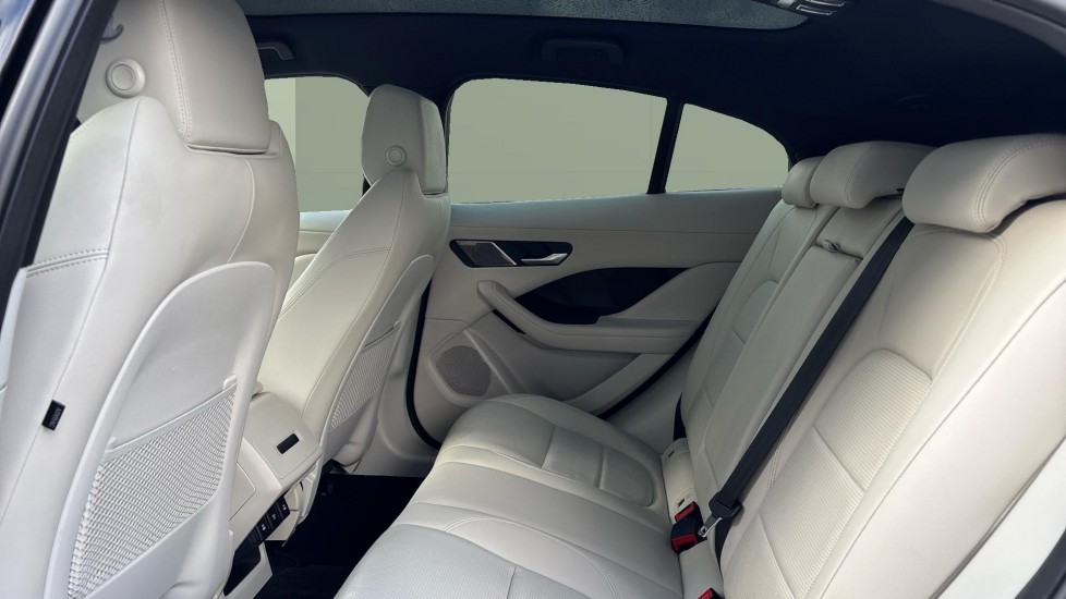Jaguar I-Pace 294kW EV400 Black 90kWh 5dr Auto [11kW Charger] Electric Estate - Image 4