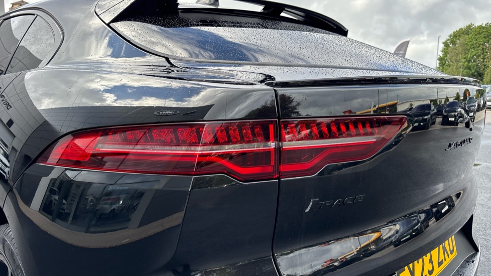 Jaguar I-Pace 294kW EV400 Black 90kWh 5dr Auto [11kW Charger] Electric Estate - Image 19