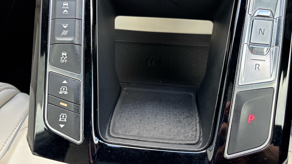 Jaguar I-Pace 294kW EV400 Black 90kWh 5dr Auto [11kW Charger] Electric Estate - Image 43