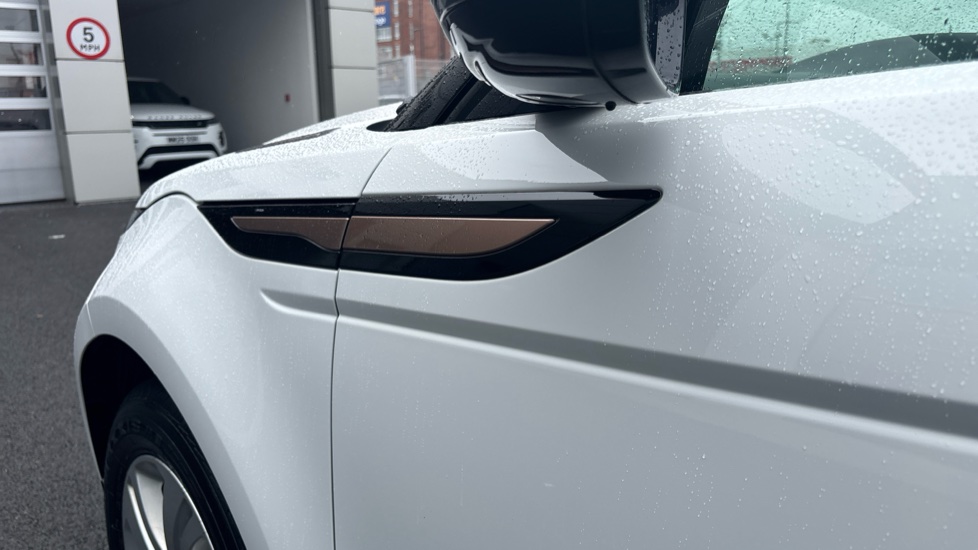 Land Rover Range Rover Evoque 1.5 P300e R-Dynamic S 5dr Auto Hatchback - Image 20