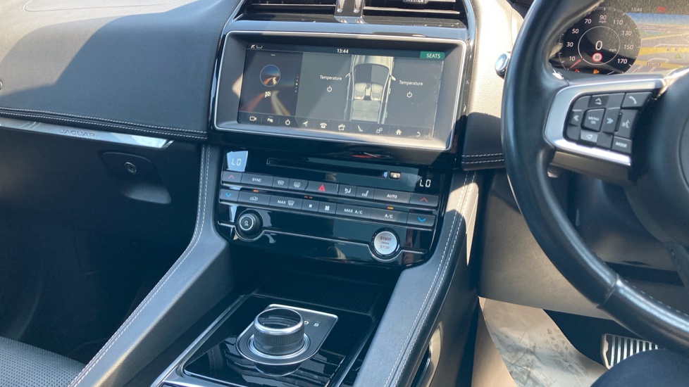 Jaguar F-Pace 2.0d [240] Chequered Flag 5dr Auto AWD Diesel Estate - Image 14