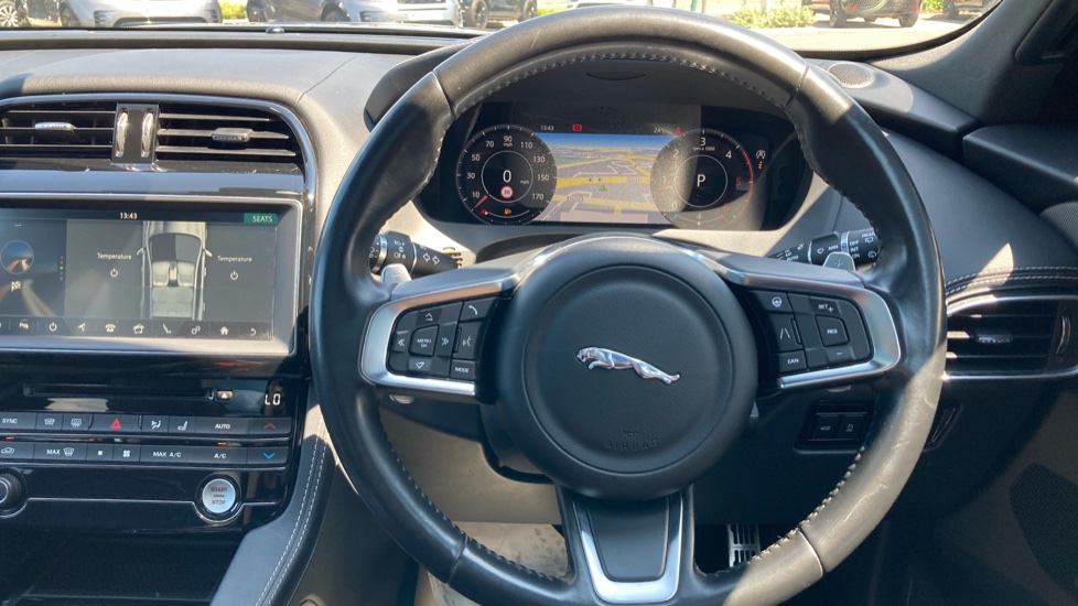 Jaguar F-Pace 2.0d [240] Chequered Flag 5dr Auto AWD Diesel Estate - Image 15