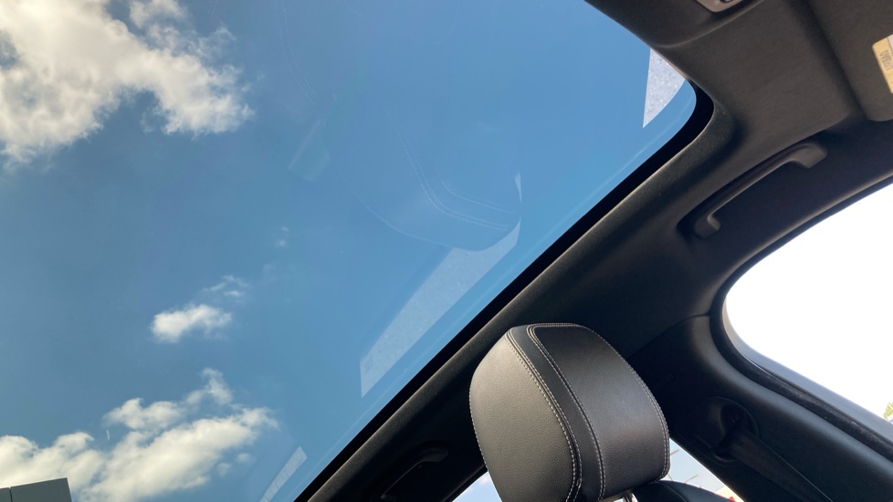 Jaguar F-Pace 2.0d [240] Chequered Flag 5dr Auto AWD Diesel Estate - Image 21