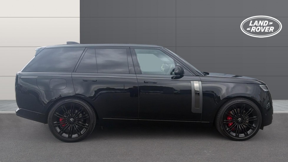 Land Rover Range Rover 4.4 P530 V8 SV 4dr Auto Petrol Estate - Image 5