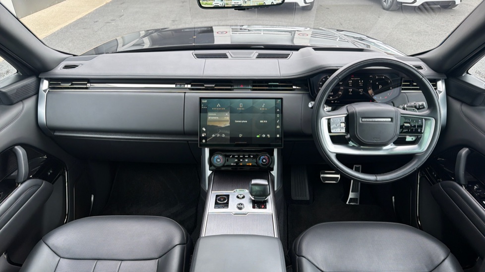 Land Rover Range Rover 4.4 P530 V8 SV 4dr Auto Petrol Estate - Image 9
