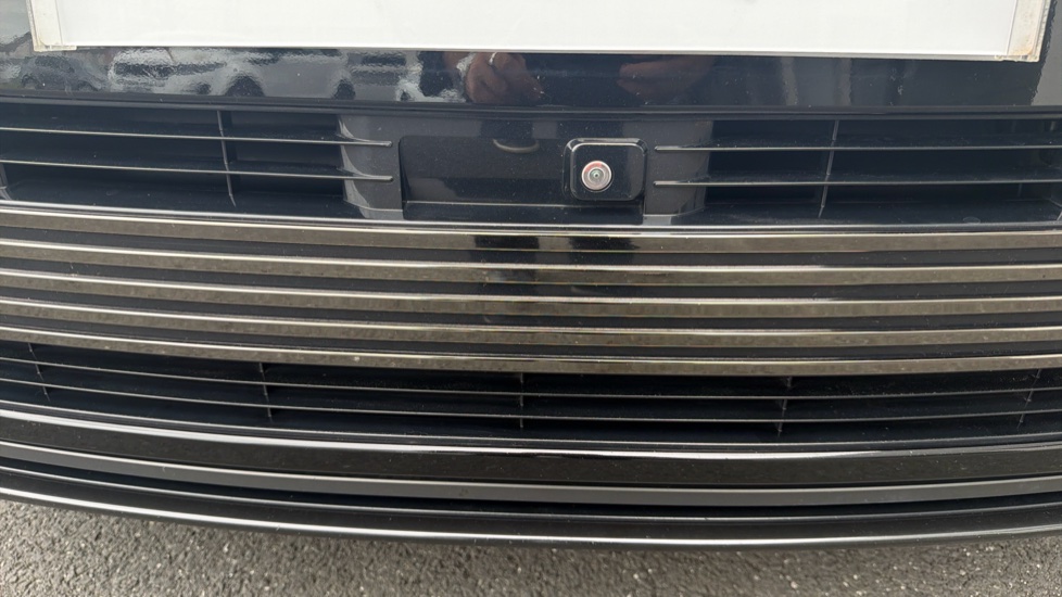 Land Rover Range Rover 4.4 P530 V8 SV 4dr Auto Petrol Estate - Image 26