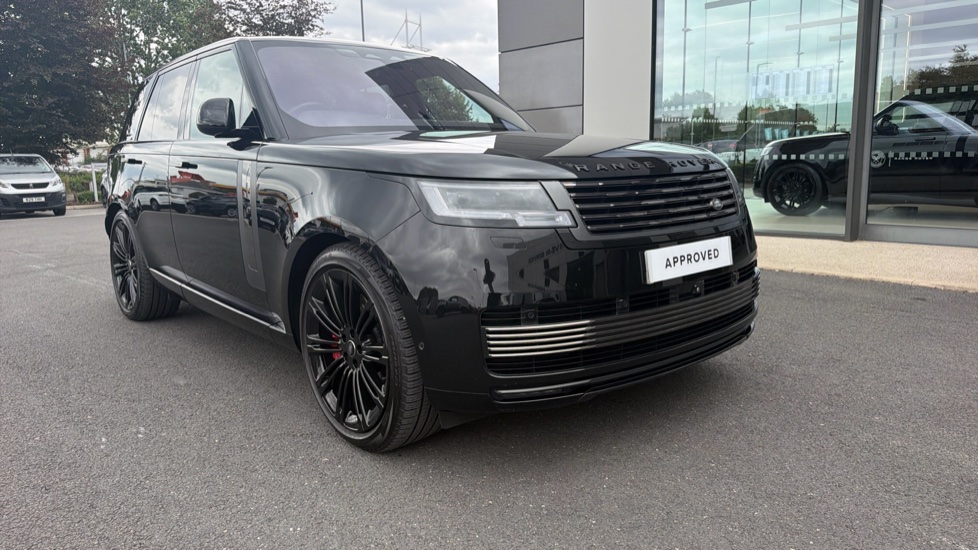 Land Rover Range Rover 4.4 P530 V8 SV 4dr Auto Petrol Estate - Image 31