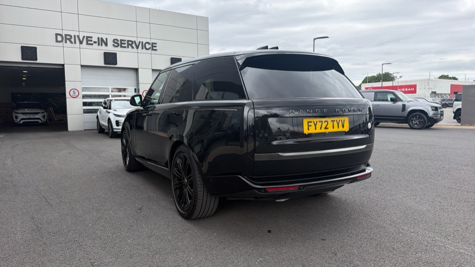 Land Rover Range Rover 4.4 P530 V8 SV 4dr Auto Petrol Estate - Image 38