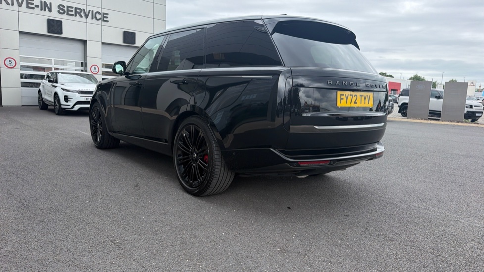 Land Rover Range Rover 4.4 P530 V8 SV 4dr Auto Petrol Estate - Image 39