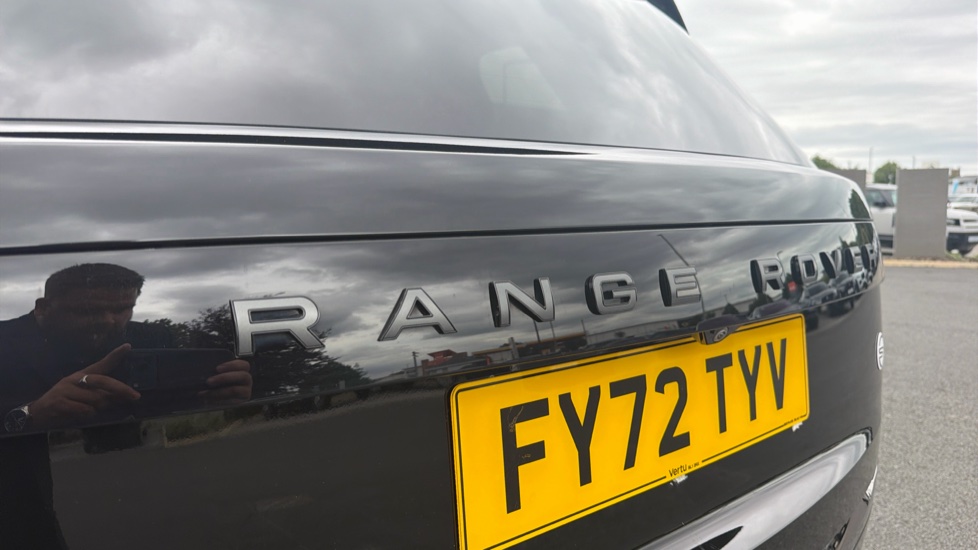 Land Rover Range Rover 4.4 P530 V8 SV 4dr Auto Petrol Estate - Image 42