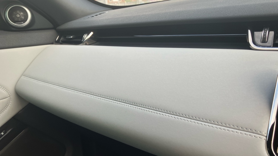Land Rover Range Rover Evoque 2.0 P250 First Edition 5dr Auto Petrol Hatchback - Image 24