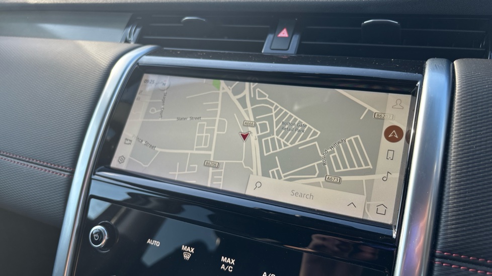 Land Rover Discovery Sport 1.5 P300e R-Dynamic SE 5dr Auto [5 Seat] Station Wagon - Image 11