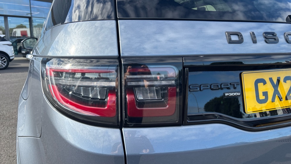 Land Rover Discovery Sport 1.5 P300e R-Dynamic SE 5dr Auto [5 Seat] Station Wagon - Image 19