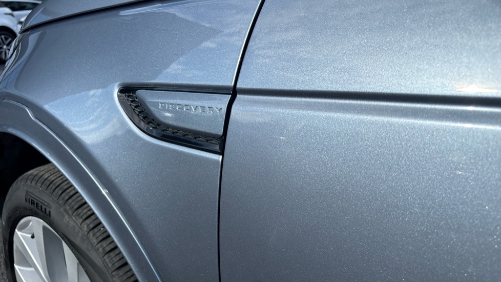 Land Rover Discovery Sport 1.5 P300e R-Dynamic SE 5dr Auto [5 Seat] Station Wagon - Image 20