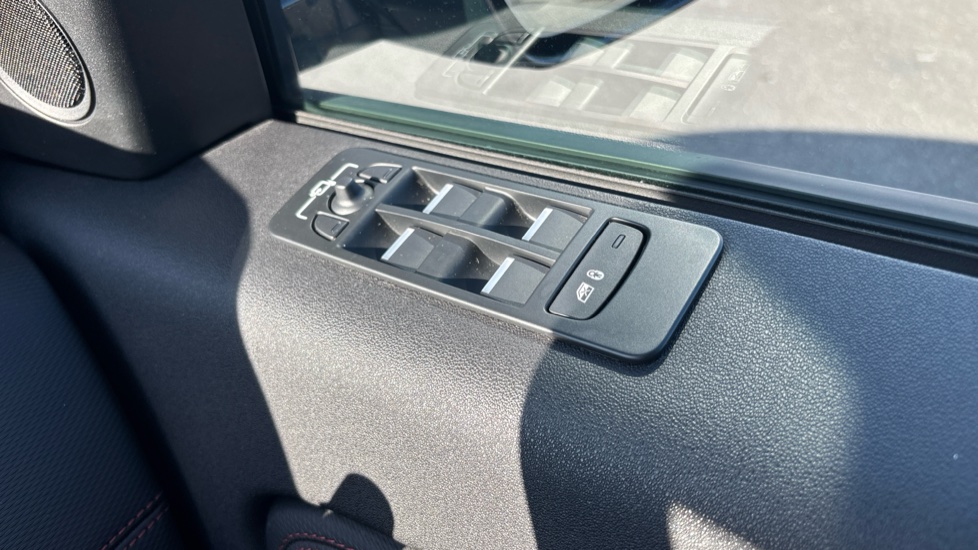 Land Rover Discovery Sport 1.5 P300e R-Dynamic SE 5dr Auto [5 Seat] Station Wagon - Image 32