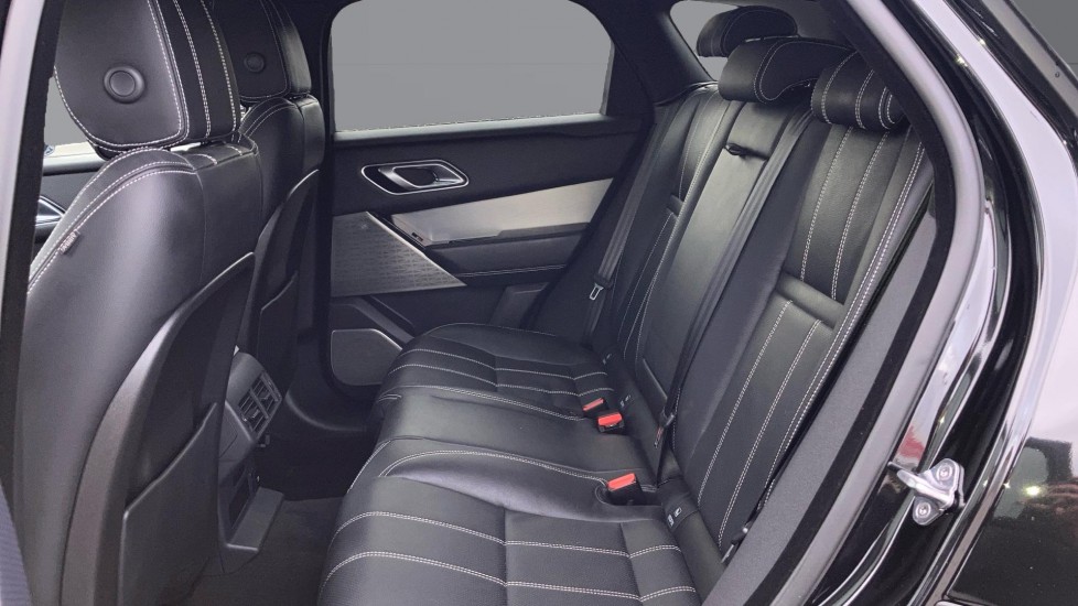 Land Rover Range Rover Velar 2.0 D200 Edition 5dr Auto Diesel Estate - Image 4