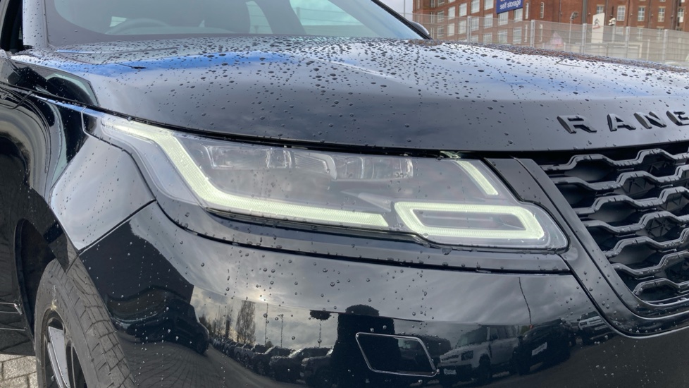 Land Rover Range Rover Velar 2.0 D200 Edition 5dr Auto Diesel Estate - Image 17