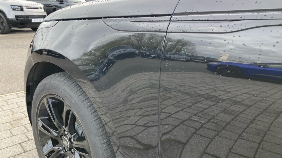 Land Rover Range Rover Velar 2.0 D200 Edition 5dr Auto Diesel Estate - Image 24