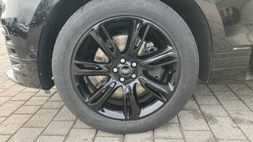 Land Rover Range Rover Velar 2.0 D200 Edition 5dr Auto Diesel Estate - Image 31