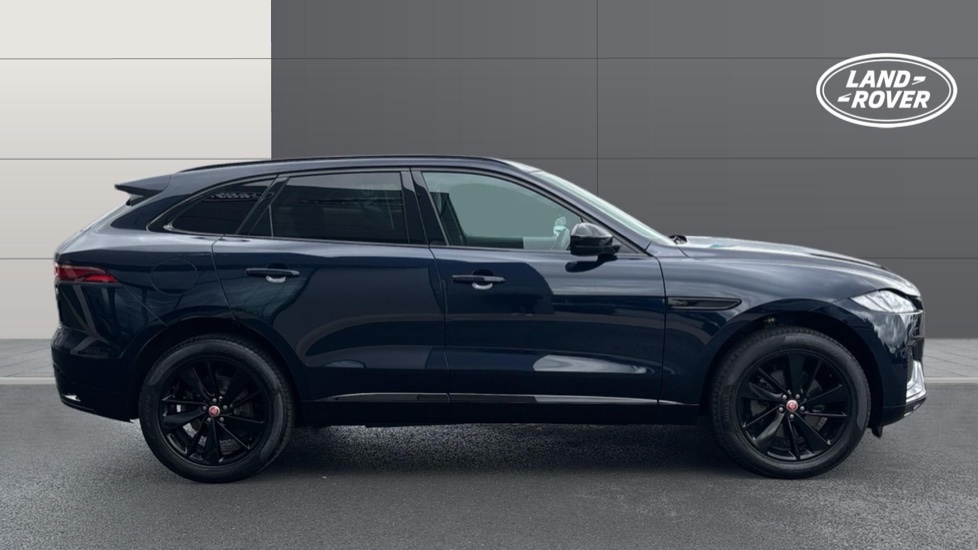 Jaguar F-Pace 2.0 D200 R-Dynamic Black 5dr Auto AWD Diesel Estate - Image 5