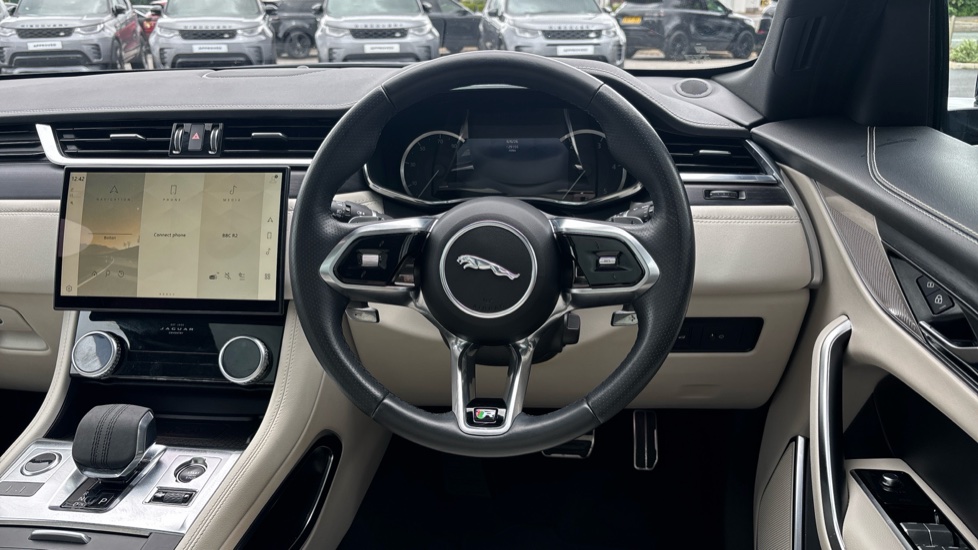 Jaguar F-Pace 2.0 D200 R-Dynamic Black 5dr Auto AWD Diesel Estate - Image 15