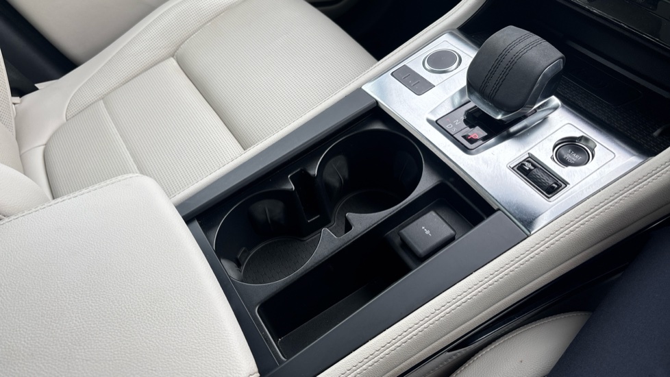 Jaguar F-Pace 2.0 D200 R-Dynamic Black 5dr Auto AWD Diesel Estate - Image 28