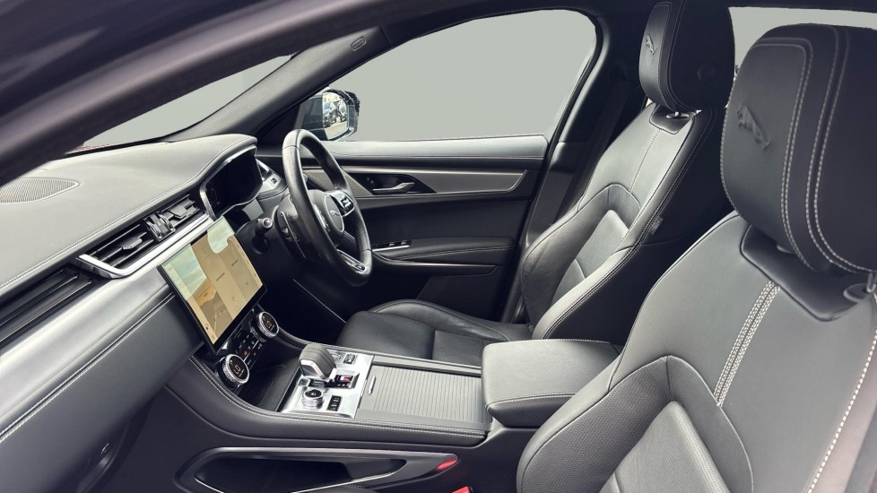 Jaguar F-Pace 2.0 P400e R-Dynamic SE 5dr Auto AWD Estate - Image 3