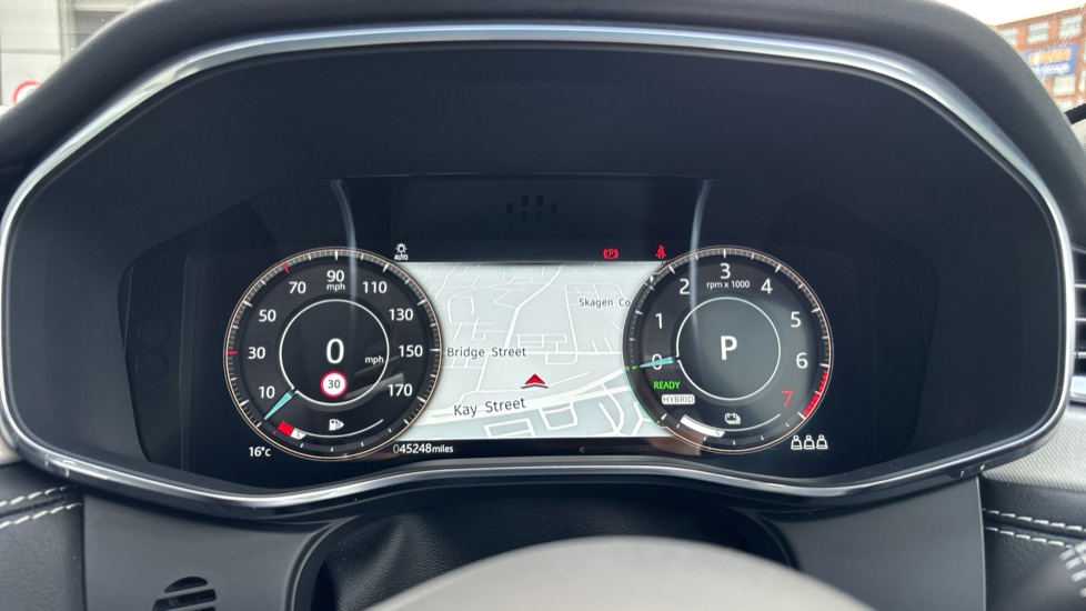 Jaguar F-Pace 2.0 P400e R-Dynamic SE 5dr Auto AWD Estate - Image 16