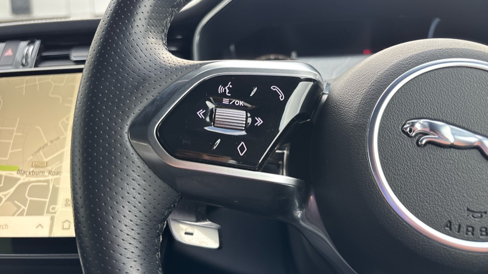 Jaguar F-Pace 2.0 P400e R-Dynamic SE 5dr Auto AWD Estate - Image 31