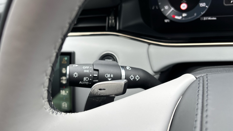 Land Rover Range Rover Evoque 2.0 D200 Autobiography 5dr Auto [Revised] Diesel Hatchback - Image 39