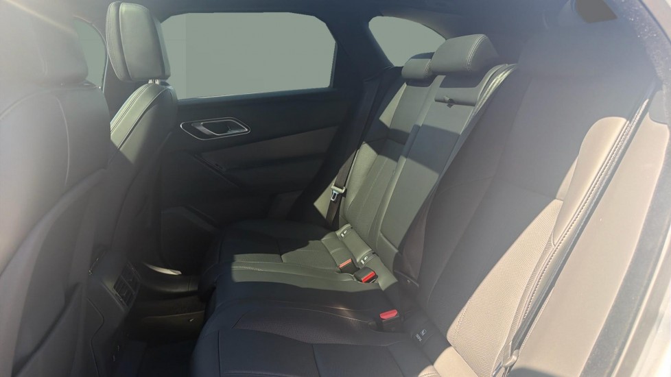 Land Rover Range Rover Velar 3.0 D300 MHEV Dynamic HSE 5dr Auto Diesel Estate - Image 4