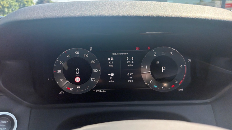 Land Rover Range Rover Velar 3.0 D300 MHEV Dynamic HSE 5dr Auto Diesel Estate - Image 16