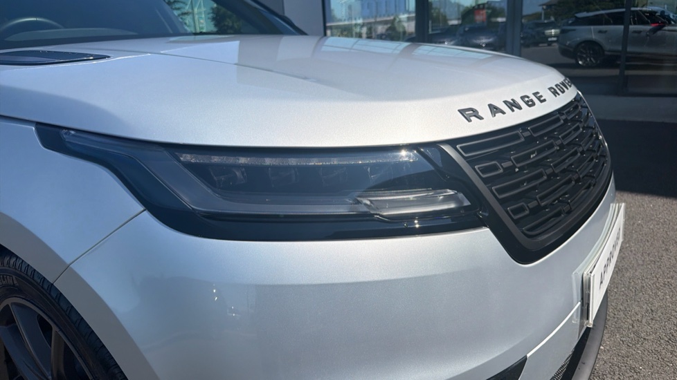 Land Rover Range Rover Velar 3.0 D300 MHEV Dynamic HSE 5dr Auto Diesel Estate - Image 24