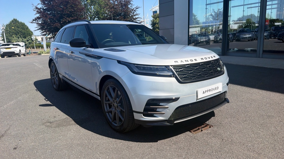 Land Rover Range Rover Velar 3.0 D300 MHEV Dynamic HSE 5dr Auto Diesel Estate - Image 33