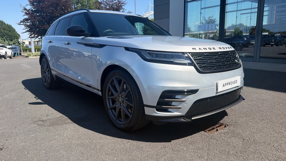 Land Rover Range Rover Velar 3.0 D300 MHEV Dynamic HSE 5dr Auto Diesel Estate - Image 34