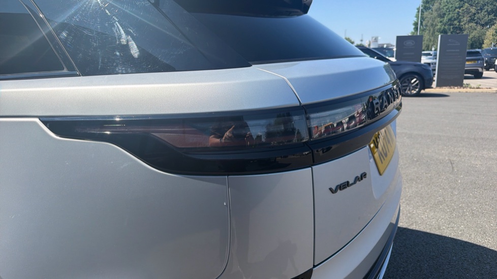 Land Rover Range Rover Velar 3.0 D300 MHEV Dynamic HSE 5dr Auto Diesel Estate - Image 45