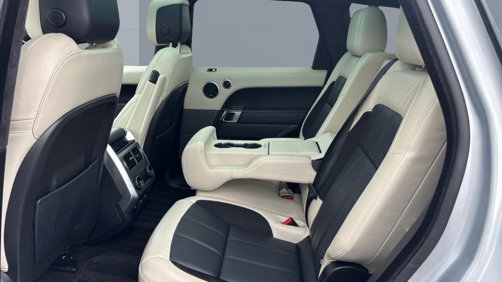 Land Rover Range Rover Sport 3.0 D350 HST 5dr Auto Diesel Estate - Image 4