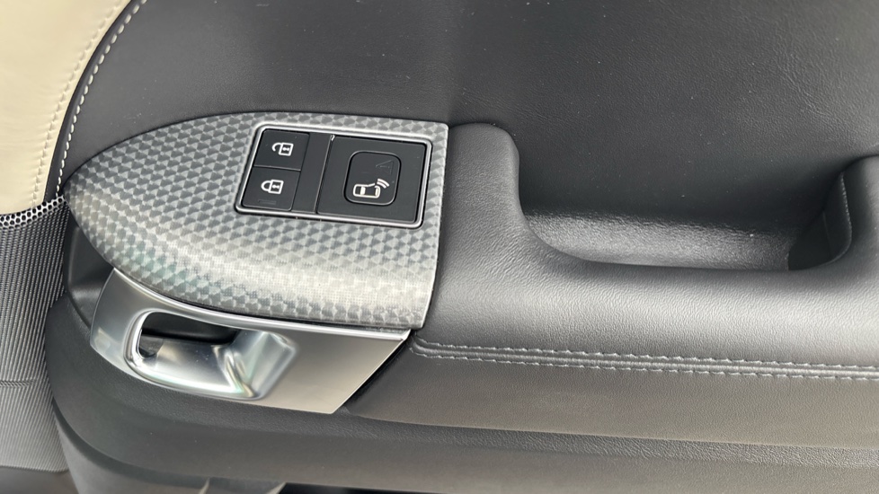 Land Rover Range Rover Sport 3.0 D350 HST 5dr Auto Diesel Estate - Image 27