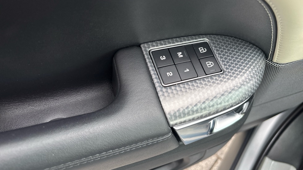 Land Rover Range Rover Sport 3.0 D350 HST 5dr Auto Diesel Estate - Image 30