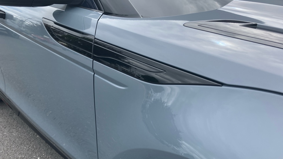 Land Rover Range Rover Evoque 2.0 D200 R-Dynamic HSE 5dr Auto Diesel Hatchback - Image 23