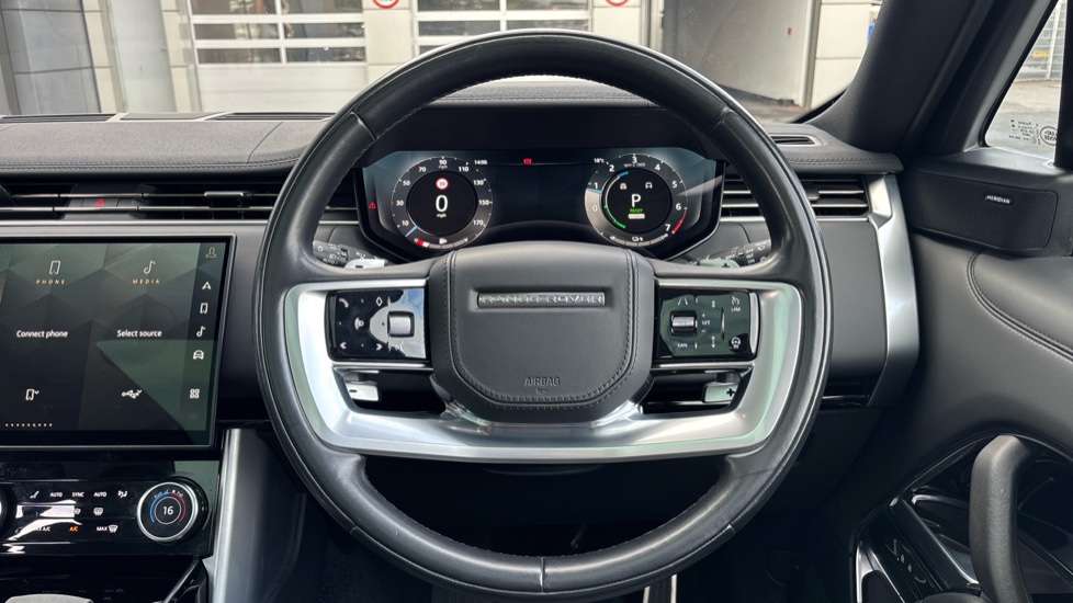 Land Rover Range Rover 3.0 P440e SE 4dr Auto Estate - Image 15