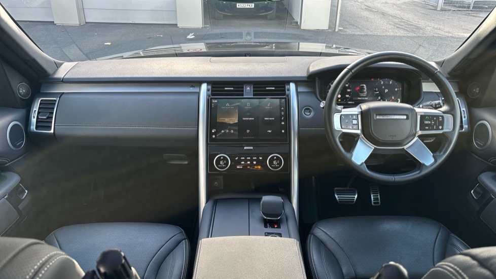 Land Rover Discovery 3.0 D350 Dynamic HSE 5dr Auto Diesel Station Wagon - Image 9