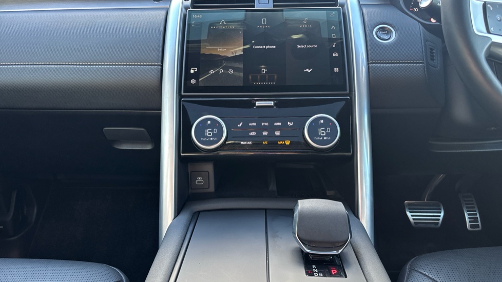 Land Rover Discovery 3.0 D350 Dynamic HSE 5dr Auto Diesel Station Wagon - Image 14